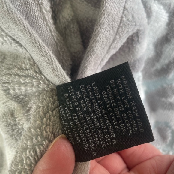 Elegant Gray Patterned Bath Towel Set - Picture 2 of 4